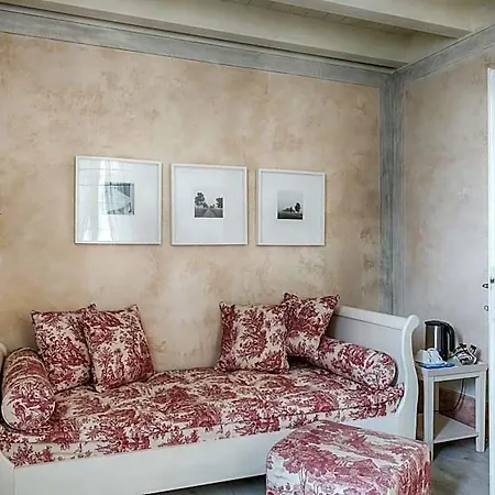 מלון Relais Vittoria 3*