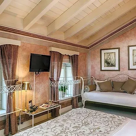 Relais Vittoria מלון 3*