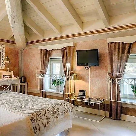 Hotel Relais Vittoria 3*